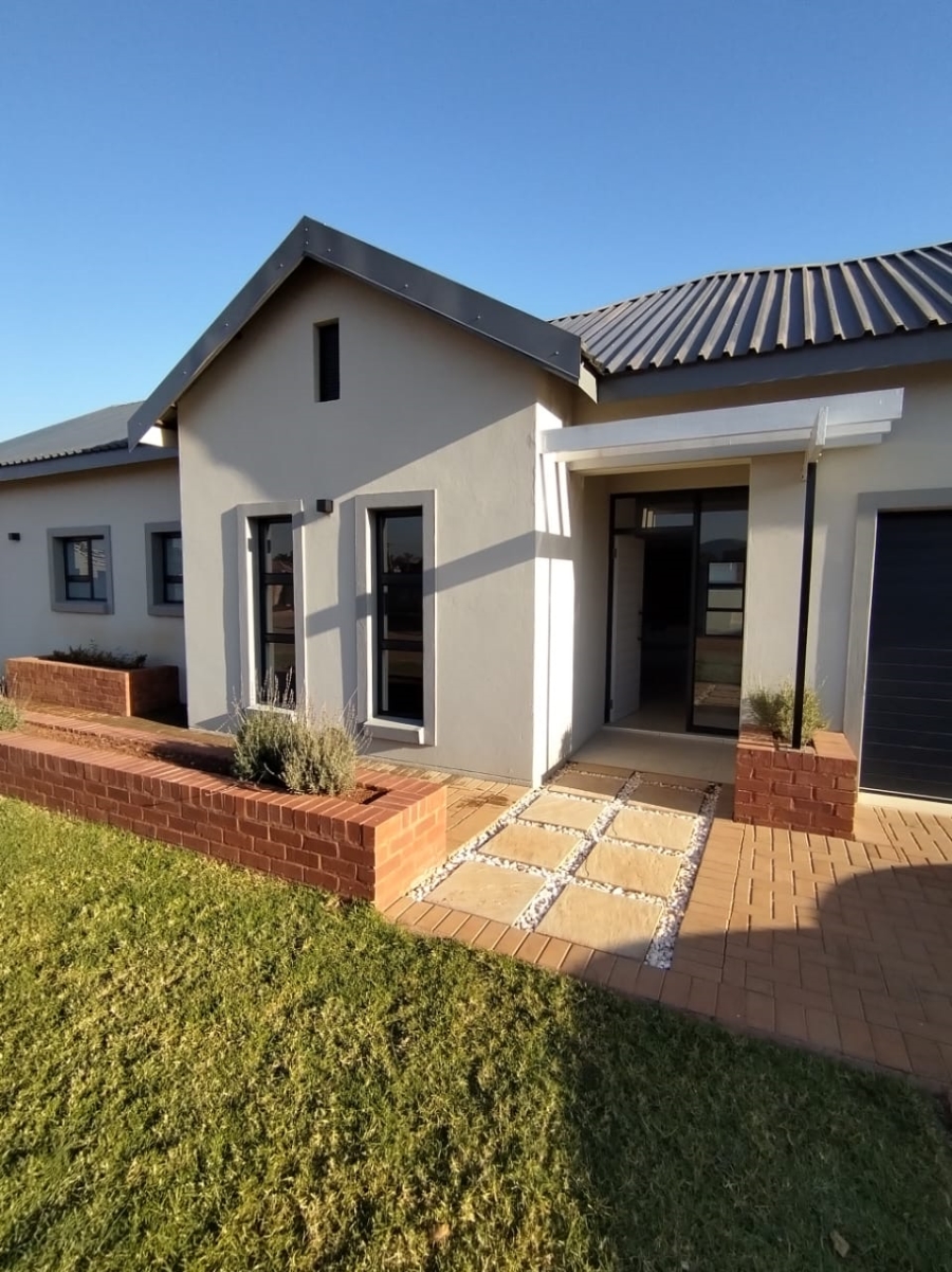 To Let 3 Bedroom Property for Rent in Melodie North West